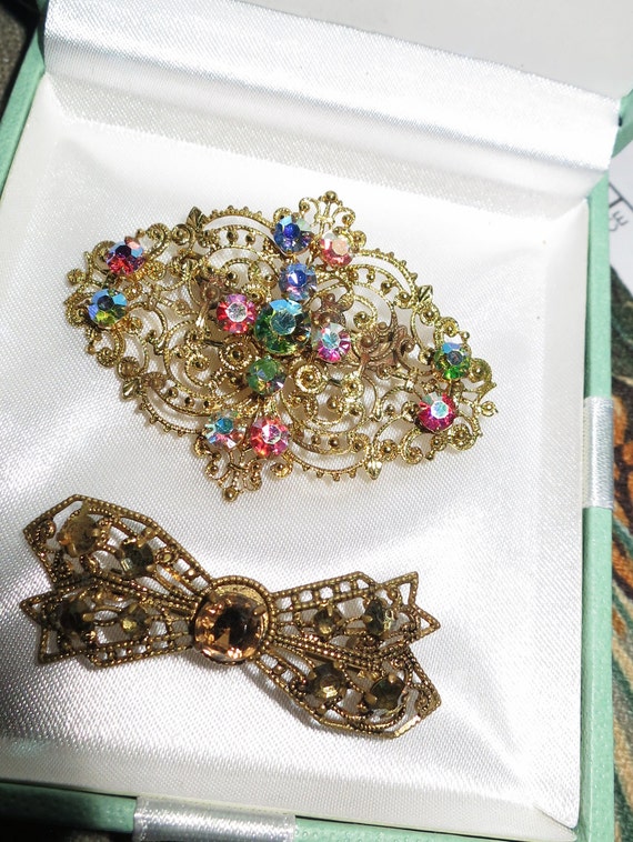 2 Lovely vintage 1940s  Art Deco Czech filigree rhinestone brooches