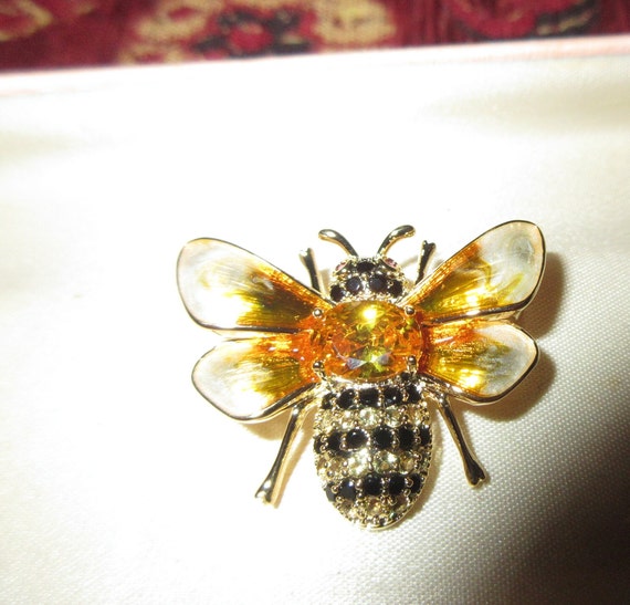 Lovely goldtone citrine glass rhinestone honey bee brooch