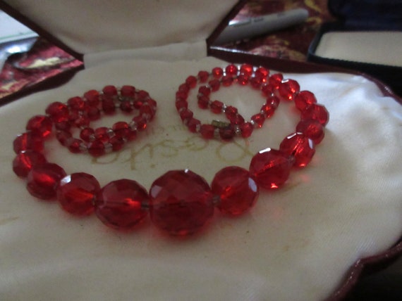 Lovely vintage Art Deco faceted red crystal glass… - image 3