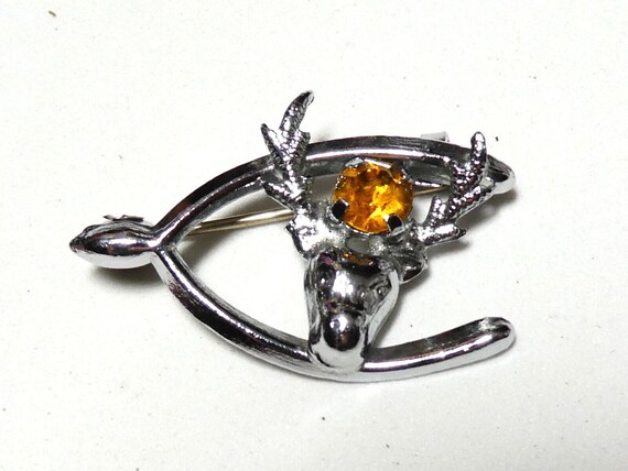 Lovely vintage Scottish stags head topaz rhinestone brooch or kilt pin