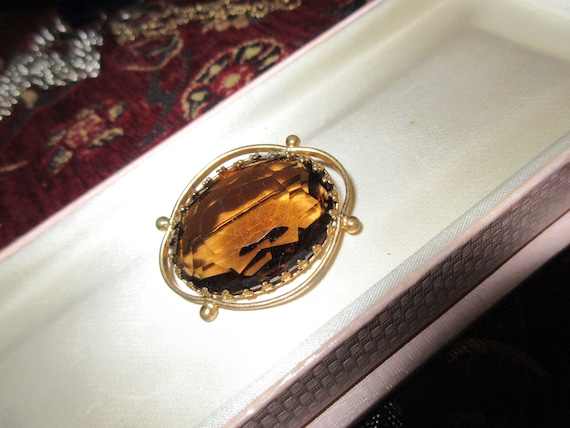 Beautiful vintage smoky topaz faceted glass brooch