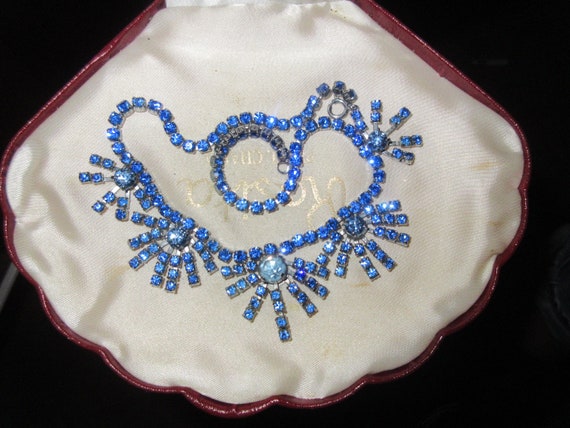 Wonderful Vintage silverplated blue rhinestone glass necklace