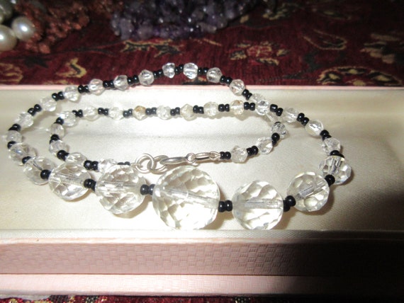 Lovely vintage black and clear crystal glass facet cut necklace