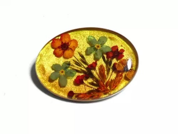 Lovely vintage silverplated real pressed flowers beneath glass brooch