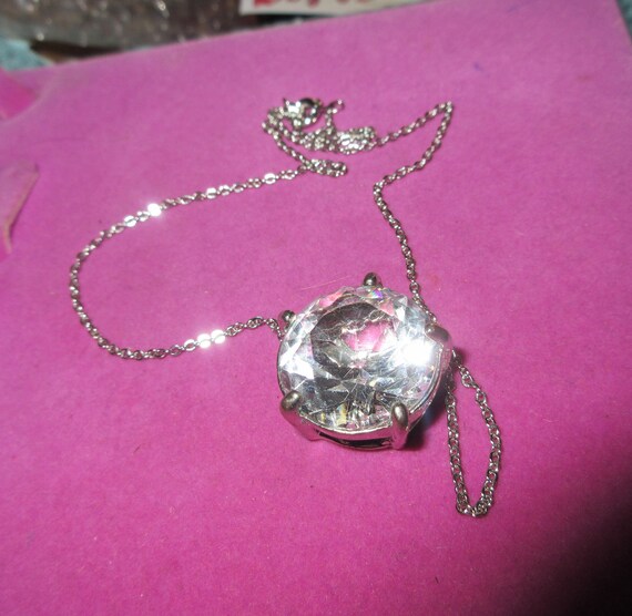 Lovely vintage silvertone sparkly 2cm rhinestone pendant necklace