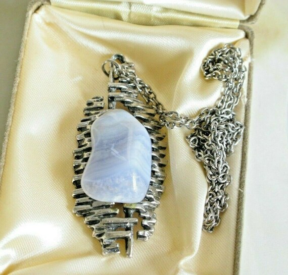 Lovely vintage Scottish modernist blue agate  pendant necklace