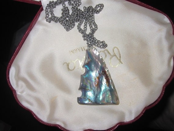 Wonderful vintage silvertone large thick abalone pendant necklace