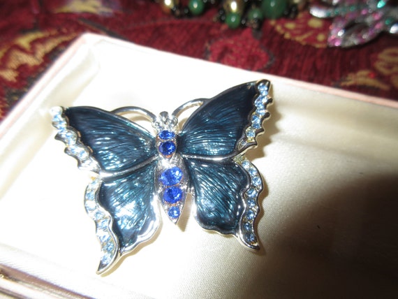 Beautiful Vintage silvertone blue enamel blue rhinestone  butterfly Brooch