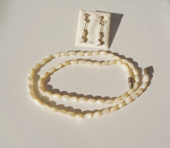 Lovely 1950s Art Deco mother of pearl necklace & earrings