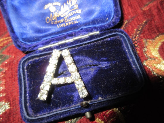 Lovely vintage silvertone rhinestone initial " A "  brooch