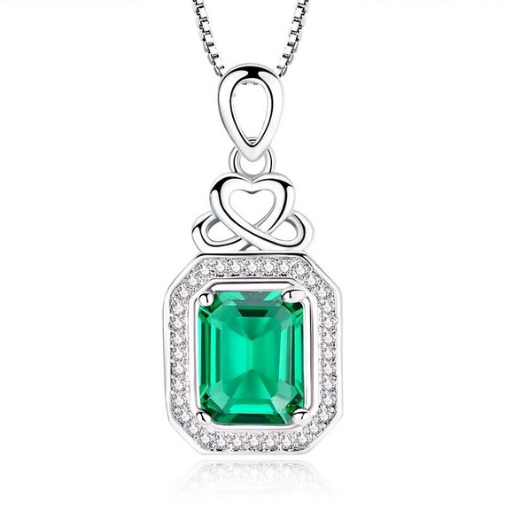 Lovely 18ct  White Gold Filled emerald green faceted crystal   pendant Necklace