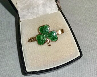 Precioso broche de trébol de la suerte escocés de esmalte verde esmaltado chapado en oro vintage