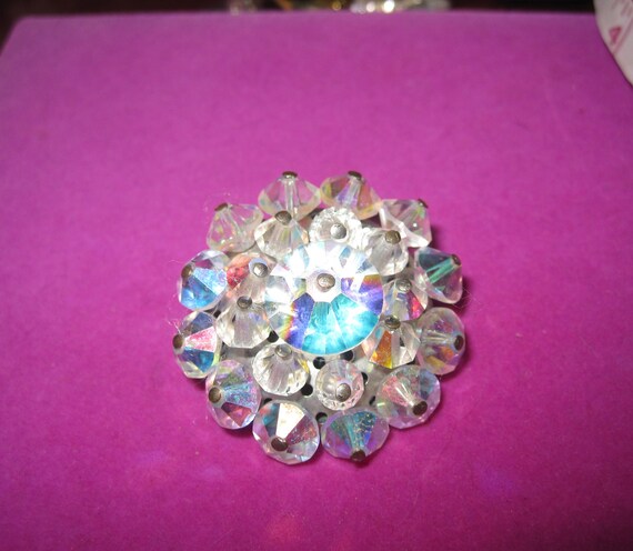 Beautiful vintage Teardrop Round & Bicone Shaped A/B Crystal Cluster brooch