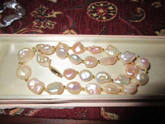 Lovely new handmade genuine Keshi freshwater pearl necklace
