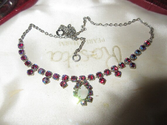 Lovely Vintage Art Deco red Aurora Borealis mother of pearl Necklace