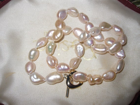 Lovely new handmade genuine Keshi freshwater pearl necklace