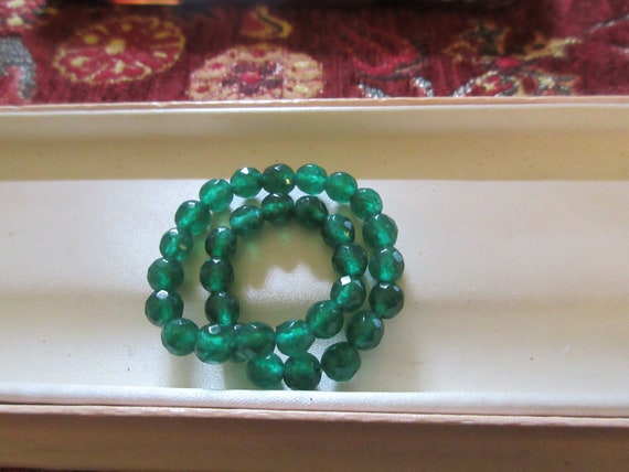 Lovely 6.5mm faceted green quartz stretch bracelet