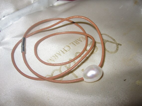 Lovely new handmade  genuine 11 mm white pearl tan leather rope necklace