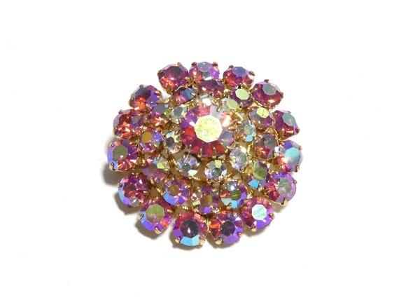 Lovey vintage goldplated pink aurora borealis glass brooch