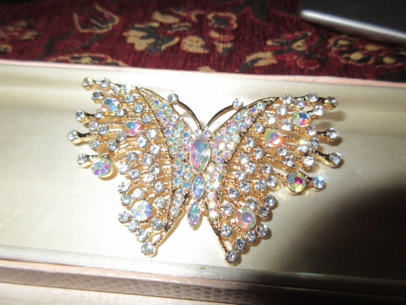 Beautiful  goldplated sparkly aurora borealis rhinestone butterfly  brooch