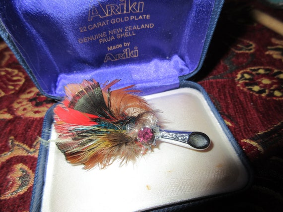 Lovely vintage Scottish Mizpah feather plume thistle kilt pin or brooch