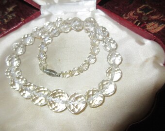 Beautiful vintage Art Deco faceted cut crystal necklace