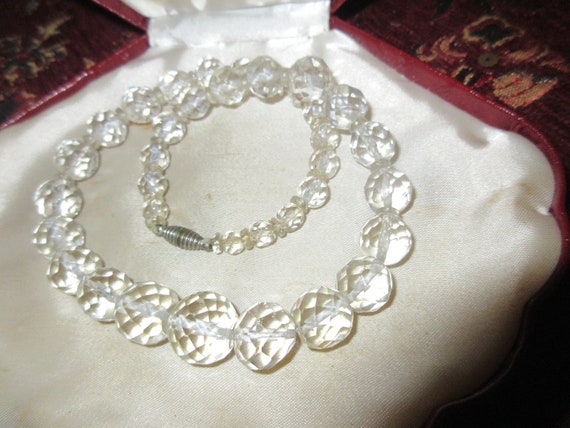 Beautiful vintage Art Deco faceted cut crystal necklace