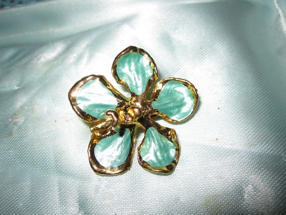 Lovely vintage gold plated turquoise enamel orchid flower   brooch or pendant