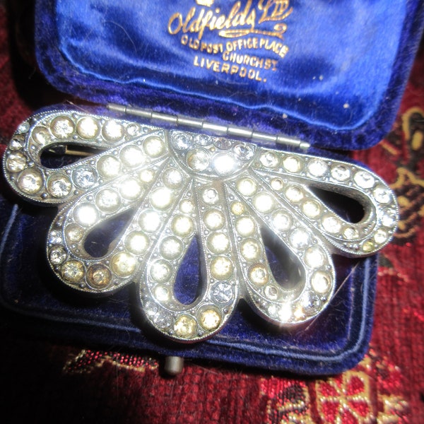 Wonderful vintage Art Deco silver metal diamante glass brooch