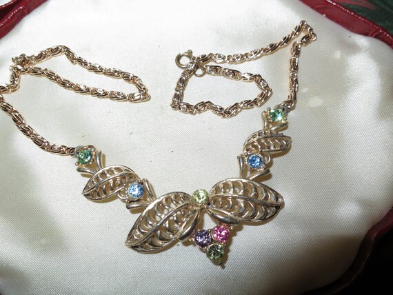 Beautiful Vintage goldtone aurora borealis Rhinestone Necklace