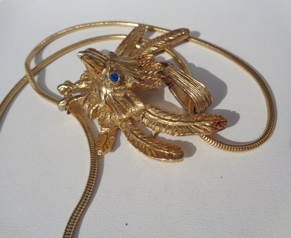 Lovely vintage gold Sphinx rhinestone eyed bird pendant necklace