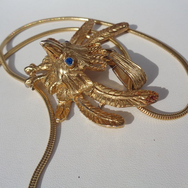 Lovely vintage gold Sphinx rhinestone eyed bird pendant necklace