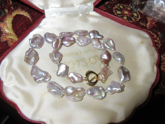 Lovely genuine high lustre lilac pink Keshi  pearl necklace heart toggle clasp