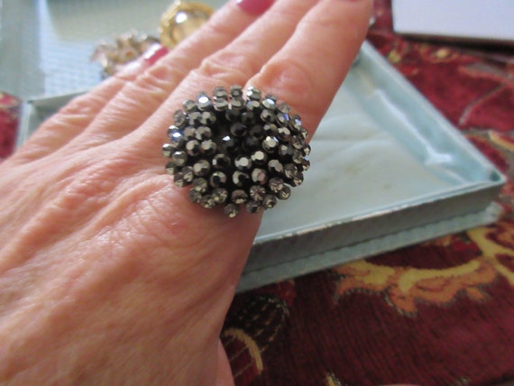 Wonderful Vintage silver metal sparkly grey pyrite  and black rhinestone dress ring