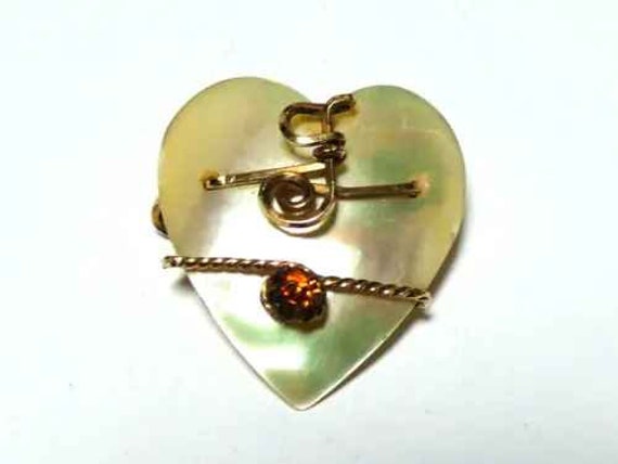 Beautiful vintage Deco mother of pearl rolled gold "J" heart brooch