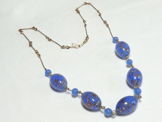 Beautiful vintage Deco rolled gold bar linked adventurine and blue glass necklace 21"