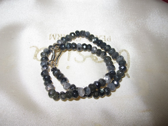 Attractive 4 mm natural Labradorite bracelet 14 ct gold clasp 8"