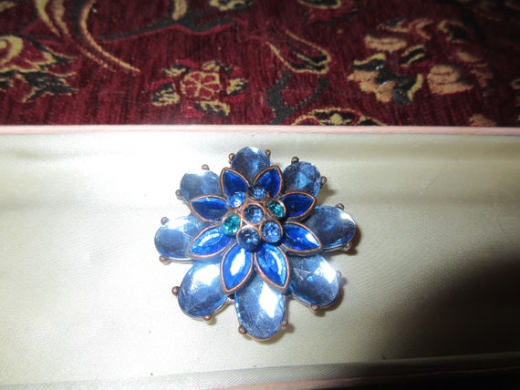 Lovely Vintage copper brooch with 2 layer blue glass stones signed