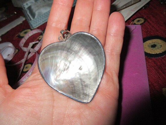 Wonderful Vintage Silverplated Mother of Pearl heart Pendant Necklace