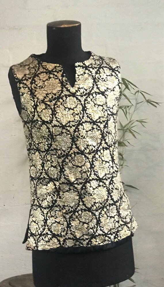 Beautiful vintage lurex brocade top size XS - S Specialty House Fashion