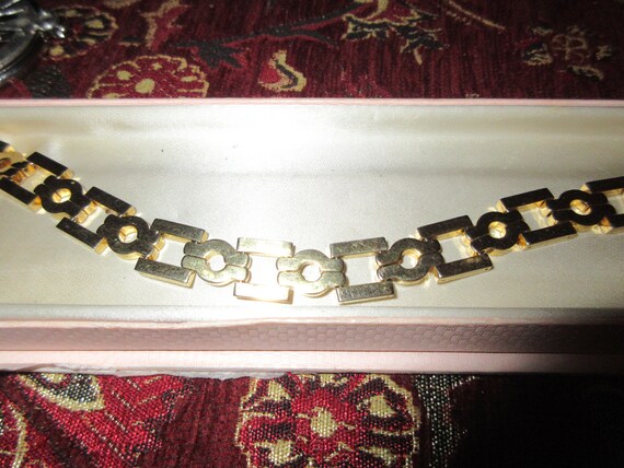 Beautiful  vintage Deco style high shine gold plated   link bracelet 7.5"