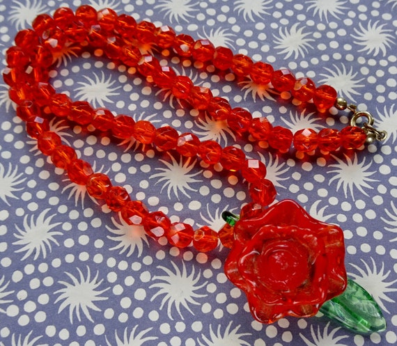 Wonderful vintage bright red orange 3D glass flower pendant bead necklace