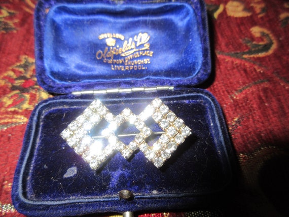 Beautiful vintage Deco style geometric silvertone clear rhinestone diamante  brooch