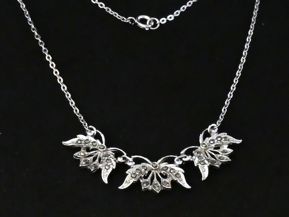 Pretty vintage silvertone floral marcasite floral drop necklace