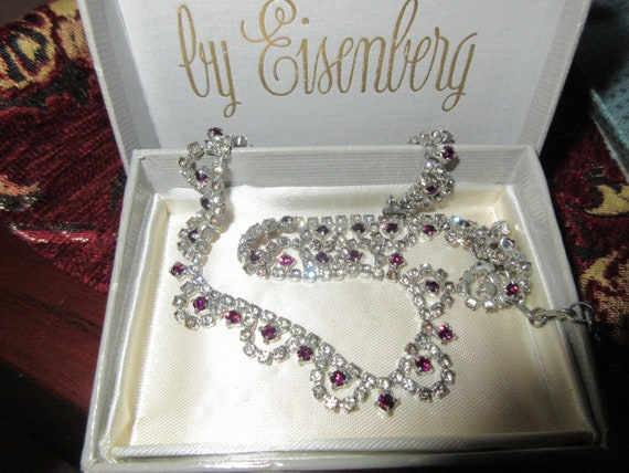 Wonderful vintage silvertone clear & purple rhinestone  glass necklace