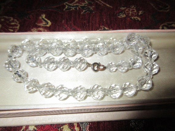 Lovely vintage Art Deco faceted crystal beaded necklace on wire chain