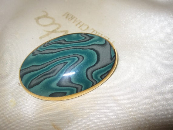 Beautiful vintage goldtone teal marbled polished ceramic brooch