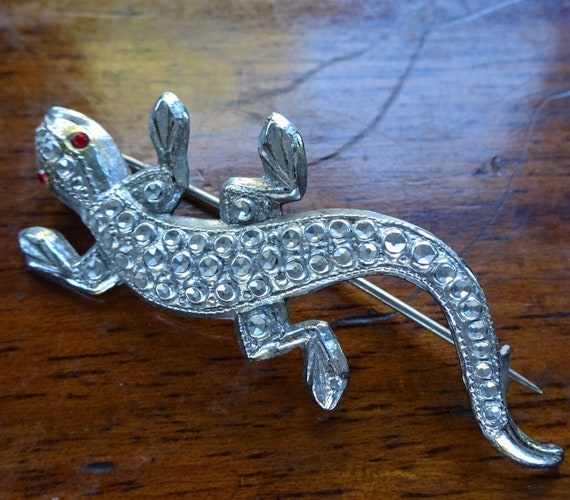 Lovely vintage silvertone Art Deco fx marcasite staybrite rhinestone lizard brooch