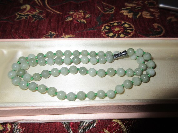 Lovely Natural knotted pale Green green Jade necklace  18"