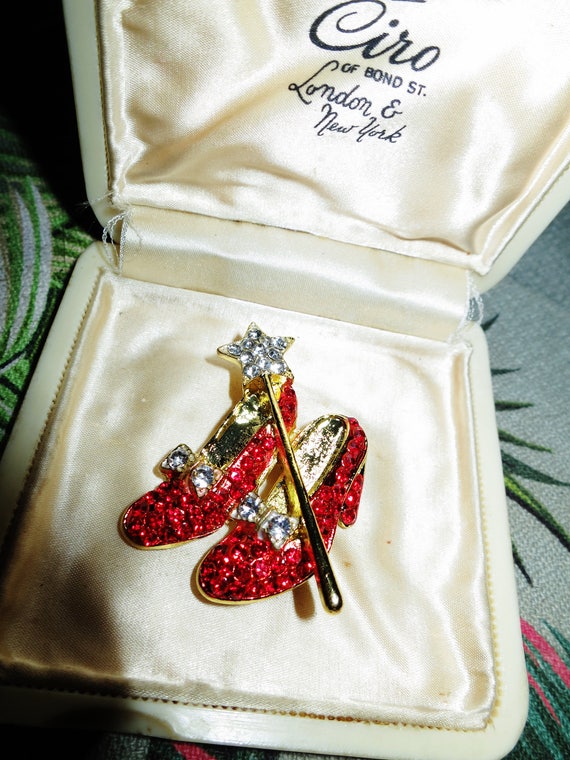 Gorgeous Vintage sparkly gold red rhinestone Wizard of Oz Dorothy shoes and wand brooch